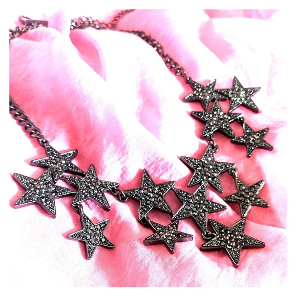 Dark Elegance Gothic Star Necklace - Picture 1 of 5
